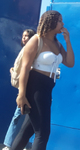 Ninfetinha peitudinha de legg na porta da escola