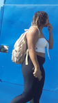 Ninfetinha peitudinha de legg na porta da escola