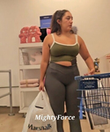 Bunda grossa latina Phat em leggins cinza Marshalls
