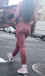 Ela sabe que ta gostosa demais