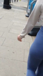 Loira provocando com essa legg azul enterrada
