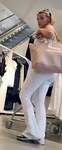 Loira vilã bunda redonda toda de branco