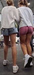 provocando a gente com este shortinhos safado