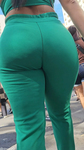 Rabão gostoso escondido na calça verde