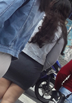 Corpinho delicioso neste vestido preto definindo o rabo gost