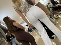 Vi essa dupla de universitários no shopping e soube que tinh