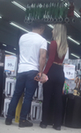 Fiquei de longe só imaginando essa loira deliciosa de quatro