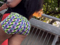 Me deparei com essa stripper com um bundão de dar inveja ????