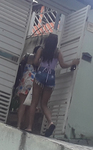 Mãe e Filha Gostosas pena que estava de longe