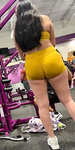 Latina Sexy de Academia BUNDA ENORME em Spandex amarelo