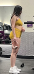 Latina Sexy de Academia BUNDA ENORME em Spandex amarelo
