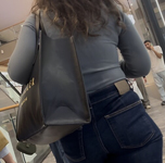 A gata árabe tem um rabo incrível