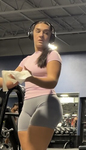 CORPO GROSSO E SHORTS CINZA