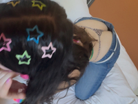 esposa branca de fio dental em público