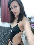 Nayara fazendo feitiço de policial