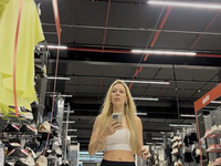 Loira com um bundão