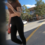 Magrinha gostosa de meia-calça com um bumbum redondinho e fo