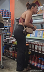Latina gostosa e curvilínea de Orange County