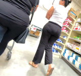 Latina Milf novinha em folha