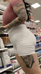 Milf branca de shorts de ginástica
