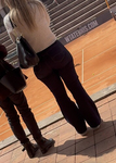 MILF portuguesa curvilínea de calça jeans