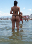 morena da bunda redondinha toda molhadinha na praia