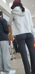 Bunda firme e bonita em legging preta