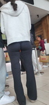 Bunda firme e bonita em legging preta