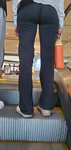 Bunda firme e bonita em legging preta