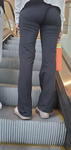 Bunda firme e bonita em legging preta