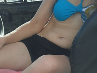 Loira de shorts safadinho na repreza, deixou eu conferir a b