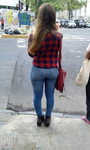 Duas Gostosas no mesmo dia usando camisas iguais