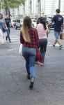Duas Gostosas no mesmo dia usando camisas iguais