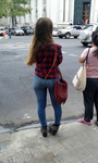 Duas Gostosas no mesmo dia usando camisas iguais