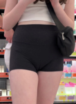 Pequena de Lulu apertadinha