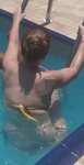 Loira Rabuda na Piscina Com fio  dental enterrado no Cú Gost