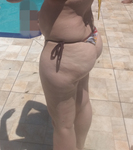 Loira Rabuda na Piscina Com fio  dental enterrado no Cú Gost