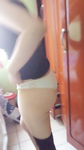 Esposa Gostosa colocando a calça Jeeans