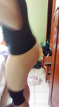 Esposa Gostosa colocando a calça Jeeans