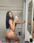 @kaitlinashleybleu Gata deliciosa