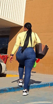 Bunda enorme em jeans, corpo latino