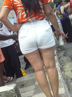 Cuzão enorme dessa coroa