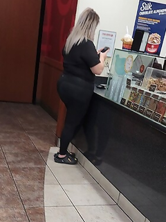 Latina BBW tomando sorvete, vpl