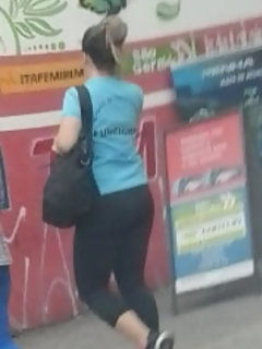Loira muito gostosa de legging