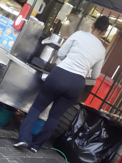 Vendedora ambulante muito gostosa