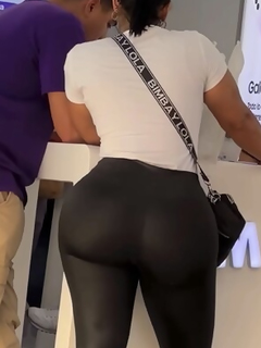 Empinando o rabo no balcão