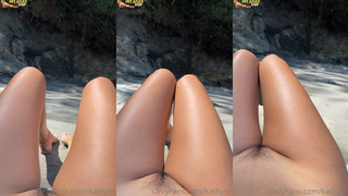 Katherinne Rodriguez mostrando sua buceta peludinha na praia #10448