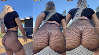 Maikelly Muhl fazendo o que sabe de melhor