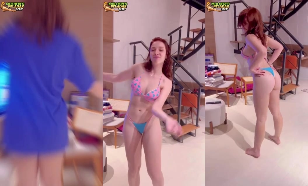 Professora de inglês com bunda perfeita