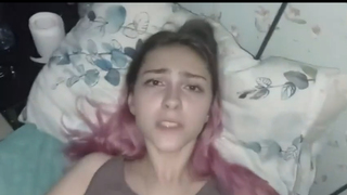 Amadora de cabelo rosa transando com o namorado
